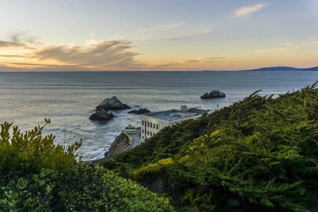 The Cliff House by the ocean near San Francisco